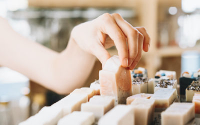 POUR RÉDUIRE SON IMPACT ENVIRONNEMENTAL, L’INDUSTRIE DE LA BEAUTÉ RÉINVENTE SES PACKAGINGS