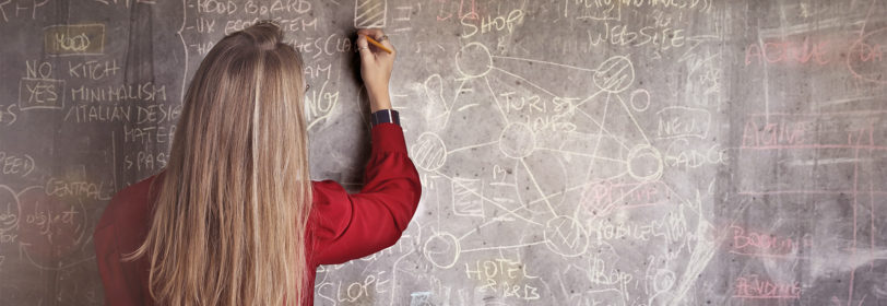 « ÉDUQUER À L’ESPRIT CRITIQUE SERA UN DÉFI MAJEUR DE L’ÉCOLE DE DEMAIN »