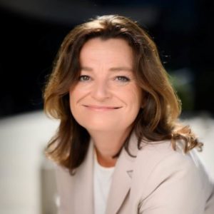 Christine Aymard : Directrice de la Division Microsoft Consulting Services France Christine Aymard : Directrice de la Division Microsoft Consulting Services France