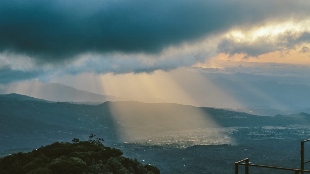 pexels-luis-quintero-1624889