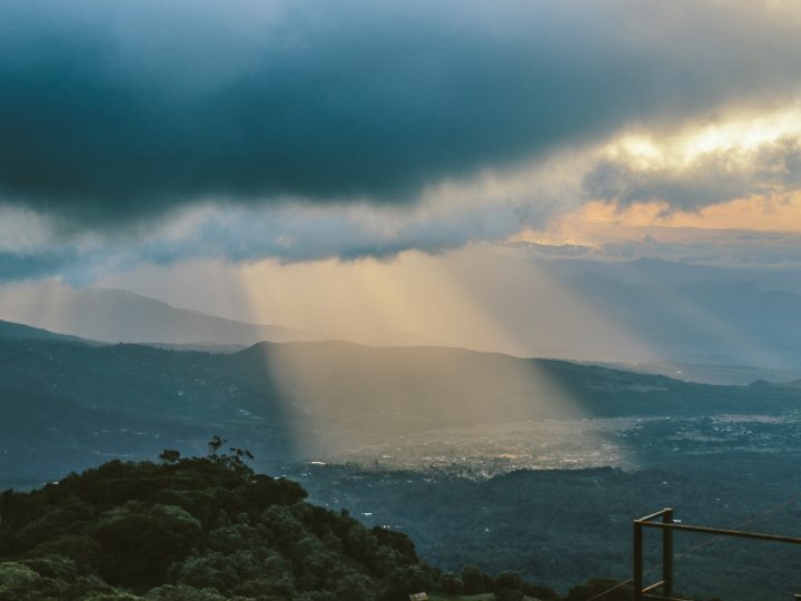 pexels-luis-quintero-1624889